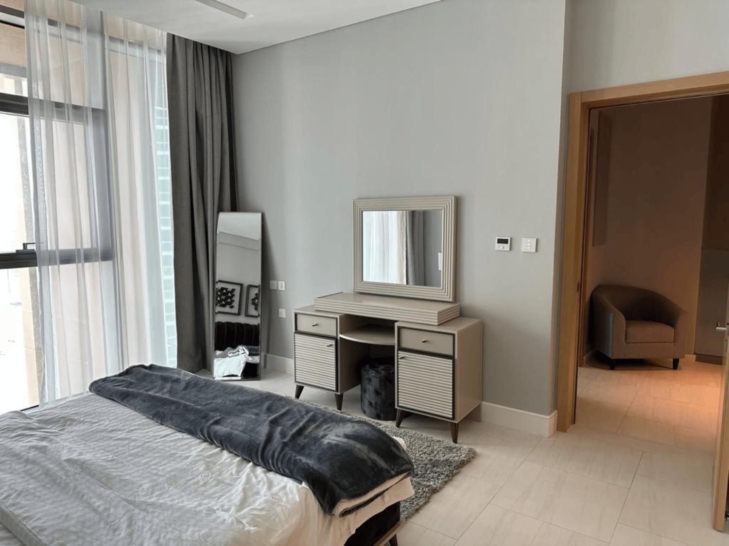 Luxurious 2 Bhk Maid Duplex In Sls Business Bay Apartment *